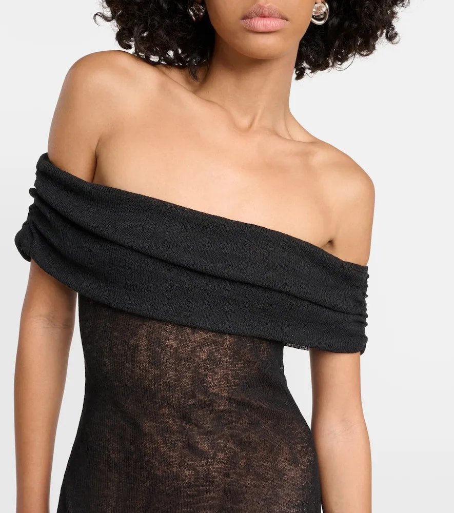 Bananhot Ava off-shoulder maxi dress