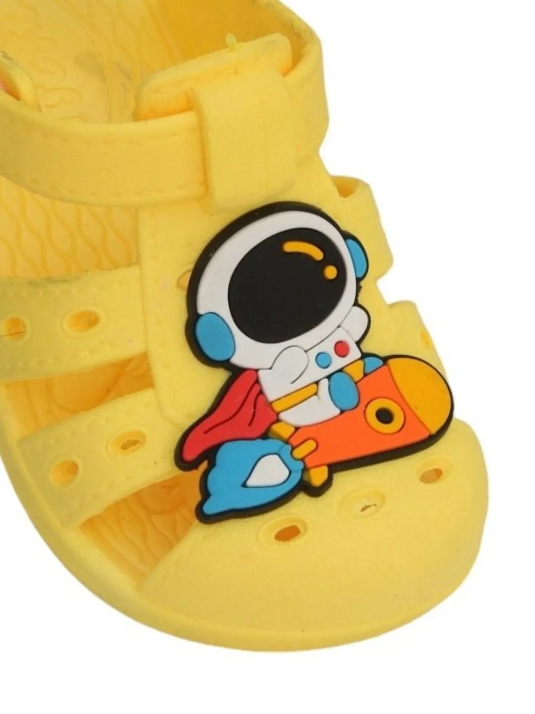 Sunny Space Explorer Sandals - Bright Yellow Astronaut-Themed for Boys